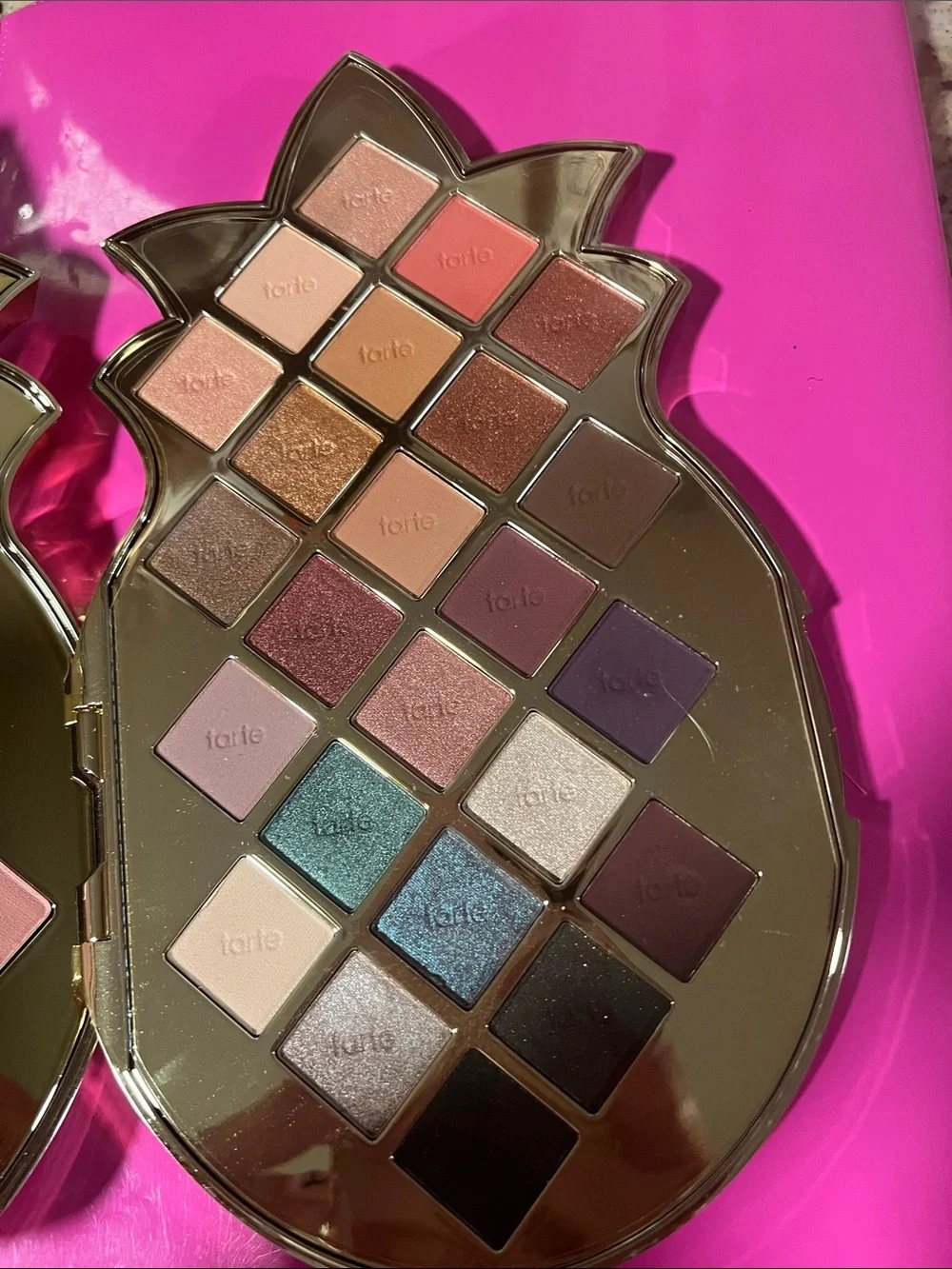 tarte shiny gold